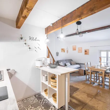 Logement Boheme 2 A 4 Personnes Centre Beaucaire Cocoon 4 Apartment *